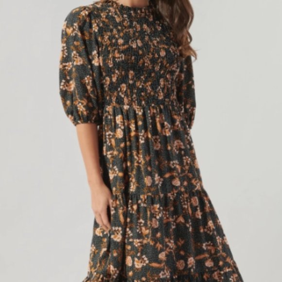 Zana Floral Dot Frazier Smocked Tiered Midi Dress by Sugarlips - Picture 2 of 6